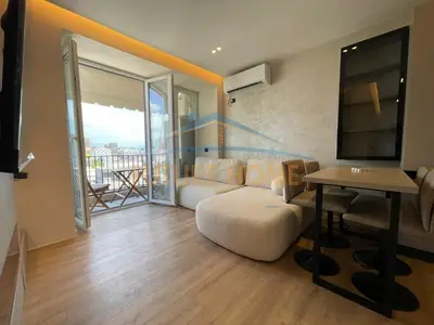 Apartament 2+1 në shitje në Laprakë, Tiranë, 67 m². Foto 2 nga 9