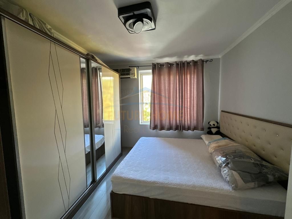 Apartment 1+1 for rent in Bulevardi Bajram Curri, Tirana, 41 m². Photo 2 of 3