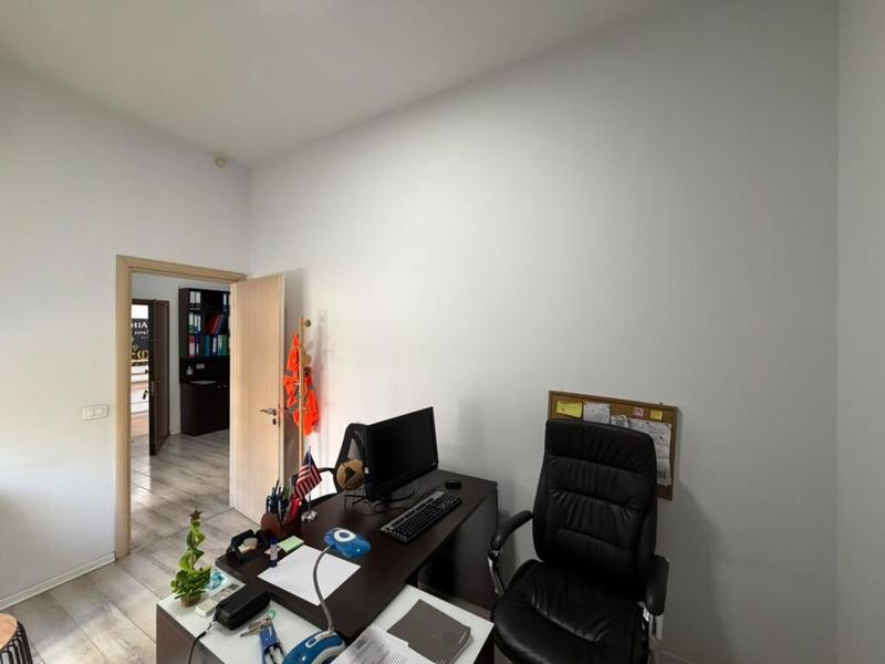 Zyrë me qera në Square 21 Apartments, Tiranë, 42 m². Foto 2 nga 6