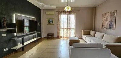 Apartament 2+1 me qera në Rruga e Durrësit, Tiranë, 120 m². Foto 1 nga 12