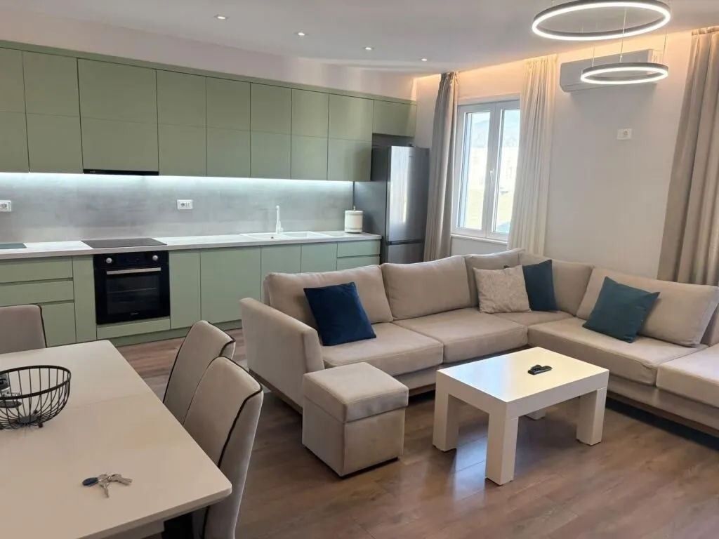 Apartament 2+1 në shitje në Liqeni i Thatë, Tiranë, 98 m². Foto 1 nga 10