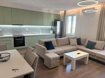 Apartament 2+1 në shitje në Liqeni i Thatë, Tiranë, 98 m². Foto 1 nga 10