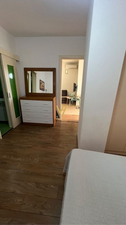Apartament 1+1 me qera në Komuna e Parisit, Tiranë, 55 m². Foto 3 nga 3