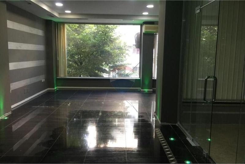 Shop for sale in Rruga Abdyl Frashëri, Tirana, 58 m²