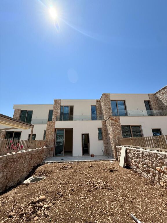 Villa for sale in Plazhi i Drimadhës, Vlorë, 157 m². Photo 3 of 3