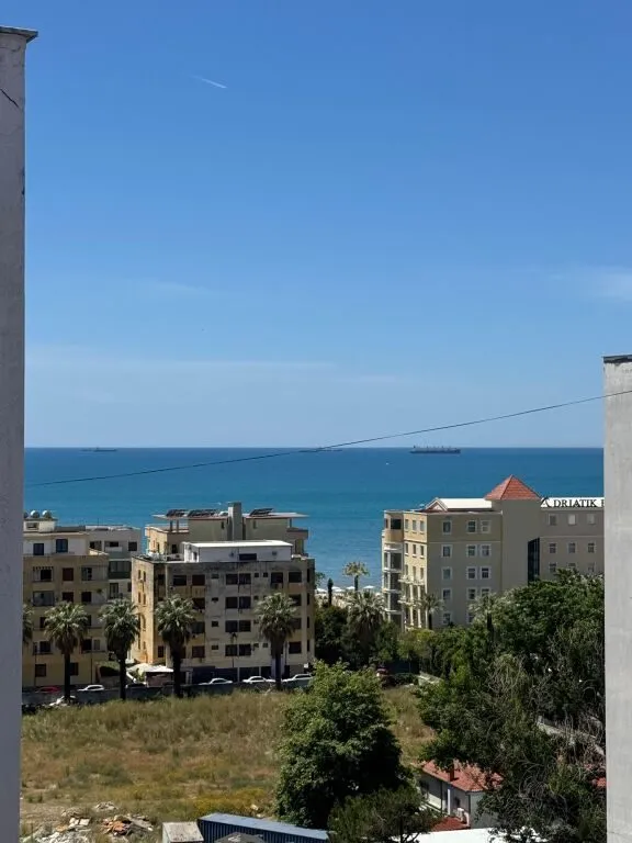 Apartament 2+1 në shitje në Plazh, Durrës, 90 m². Foto 1 nga 9