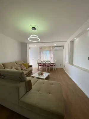 Apartament 3+1 në shitje në Ish-URT, Durrës, 94 m². Foto 3 nga 12
