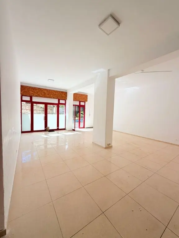 Commercial space for rent in Durrës, 92 m²