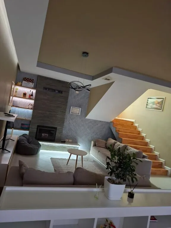Villa in affitto a Baldushk, Tirana, 250 m². Foto 1 di 12
