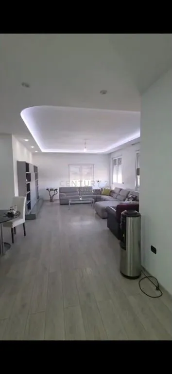 Appartamento 4+1 in affitto a Rruga Adria, Durazzo, 180 m². Foto 1 di 12