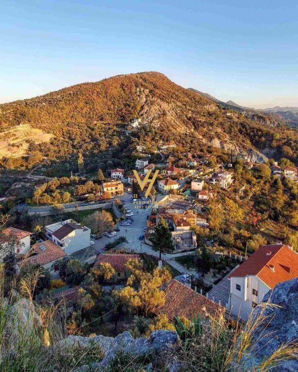 Tokë në shitje në Petrelë, Tiranë, 300 m²