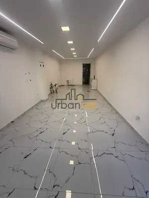 Negozio in affitto a Bulevardi Bajram Curri, Tirana, 37 m². Foto 1 di 4