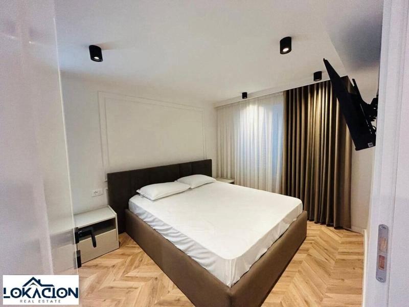Casa indipendente 2+1 in affitto a Kompleksi Grand, Tirana, 73 m²
