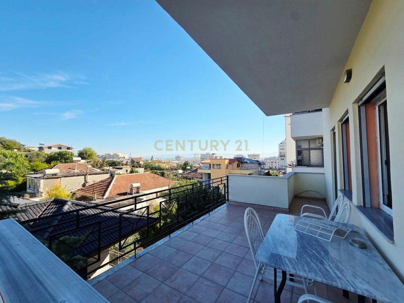 Apartment 2+1 for sale in Spitali Rajonal Durrës, Durrës, 93 m²