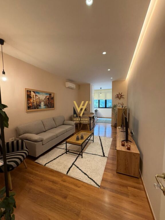 Apartament 2+1 me qera në Blloku, Tiranë, 95 m². Foto 1 nga 3