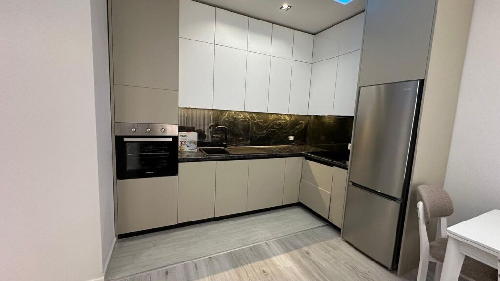 Apartment 1+1 for rent in Shkolla e Kuqe, Tirana, 65 m². Photo 3 of 3